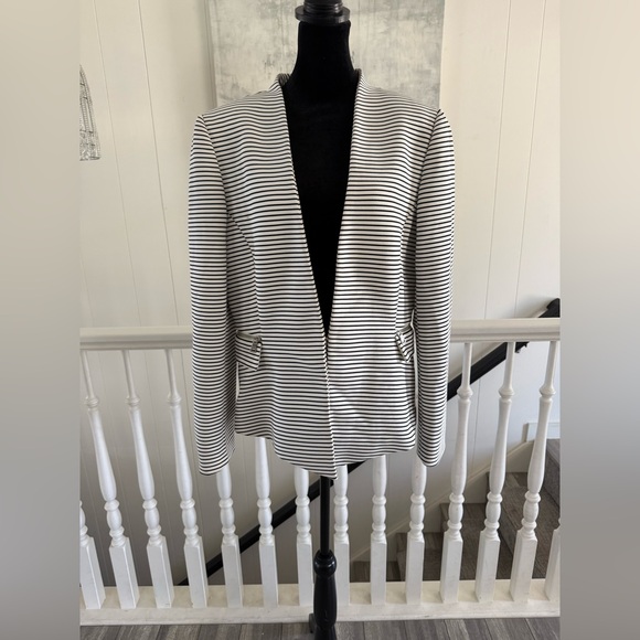 Tahari Striped Women's Blazer - Black and White size 12. - Picture 1 of 12